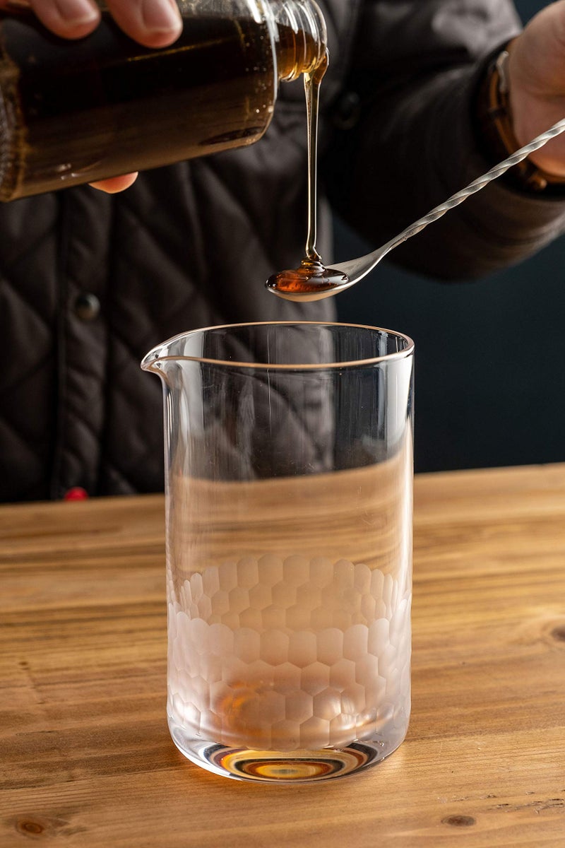 Mixologists Cocktail Mixing Glass - Bar Mixer Pitcher for Stirred Drink - Seamless and Handcrafted of Crystal Glass, 550ml / 18-ounce - Image 4